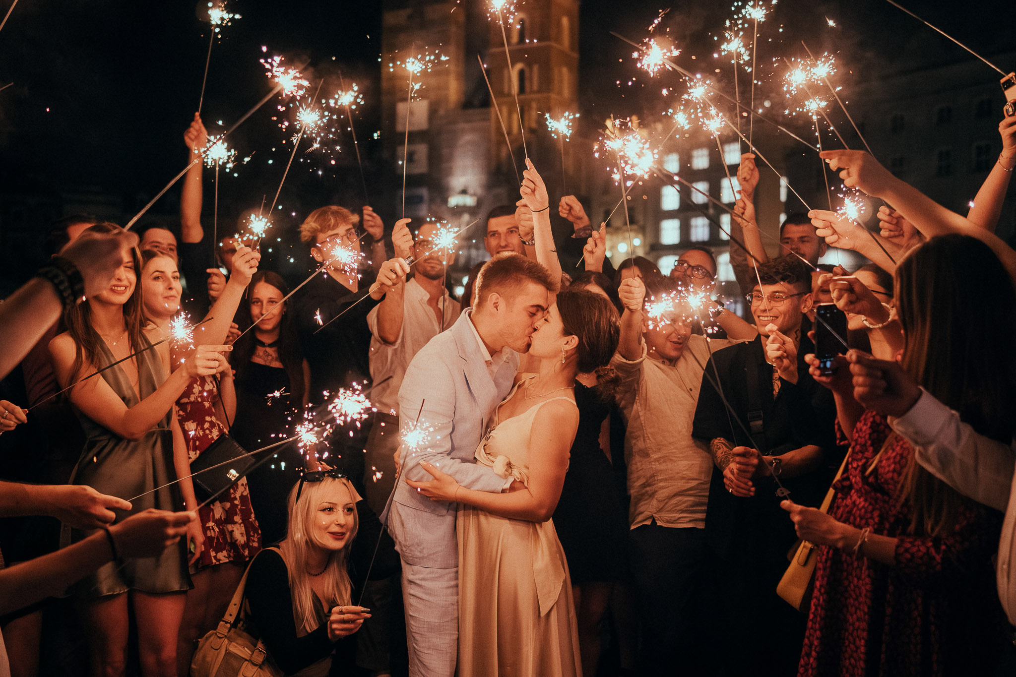 Jak wybrać fotografa ślubnego w Krakowie: cena czy jakość?